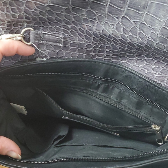 Faux Leather and Faux Snake Skin Laura Clutch style Bag with Wrist Strap - Picture 6 of 9